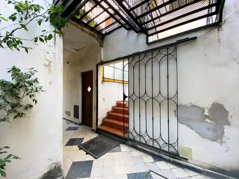 Depto Tipo Casa en Venta al Este