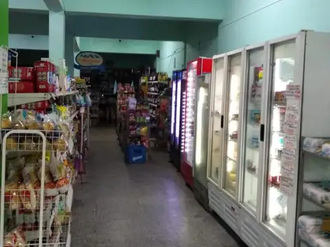 Guayaquil e/ Baradero y San Nicolas