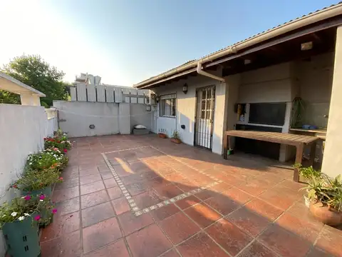 Venta PH 5 Ambientes con Terraza Frente con bajas Expensas en Palermo
