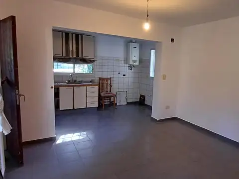 Casa 3 ambientes con 1 baño