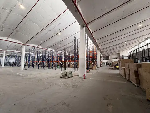 Depósito en alquiler 4.300 m2 - Pompeya - Deposito Logistico