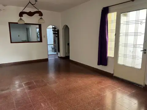 VENTA-CASA DE PASILLO UNICA-A REMODELAR-JOSE INGNIEROS 1000-ARROYITO