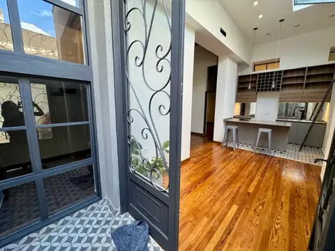 Depto Tipo Casa 4 ambientes con 3 baños