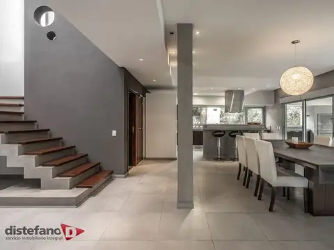 Casa en Alquiler Temporal con 1 cochera