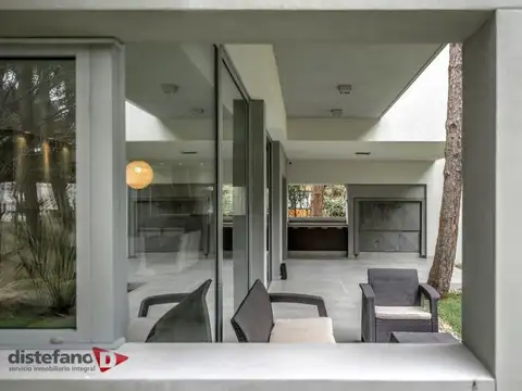 Casa 6 ambientes con 5 baños