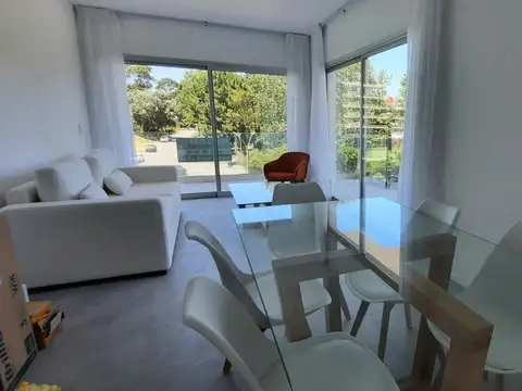 Departamento en Venta en Playa Mansa, USD 230.000