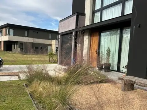 Puertos , Piso 1