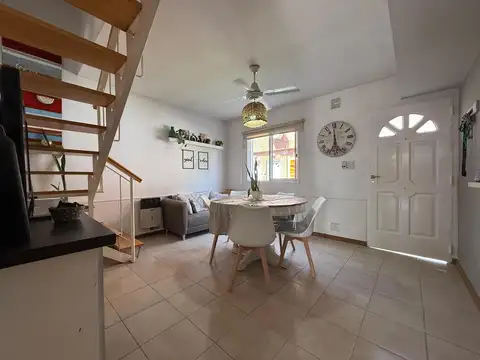 Depto Tipo Casa en Venta de 2 dormitorios