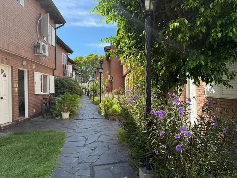 Depto Tipo Casa en Venta en Centro, USD 68.000