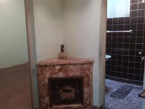 VENTA - Casa 3 ambientes con fondo libre - Tapiales