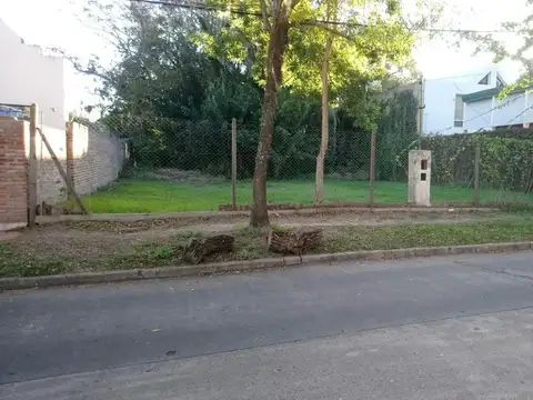 Terreno de 1020 m2 en barrio la Florida