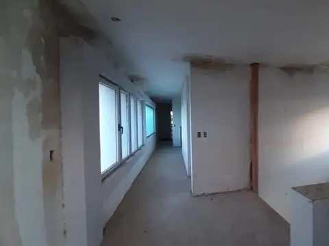 Casa 7 ambientes con 1 baño