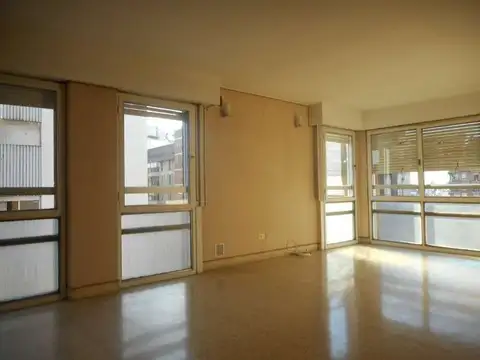 Departamento 9 ambientes con 3 baños