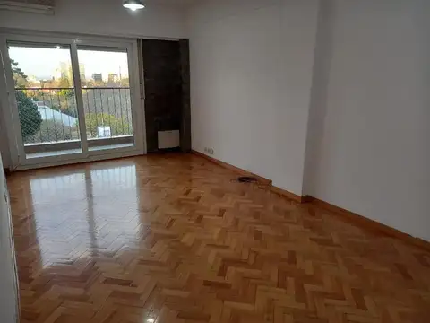 DPTO. en ALQUILER 3 AMB. 6° piso CFTE en VICENTE LÓPEZ!