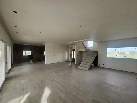 Casa 5 ambientes con 2 baños