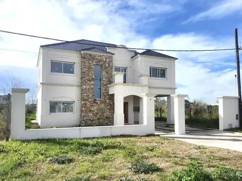 Casa A Terminar 4 Ambientes en Roldan – Excelente Lote 630m² – Detalles Premium