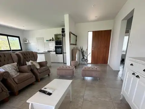 Casa 4 ambientes con 3 baños