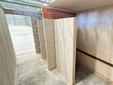 Alquiler Nave industrial premium en el Parque Industrial Berazategui (PIBERA) 2100m2