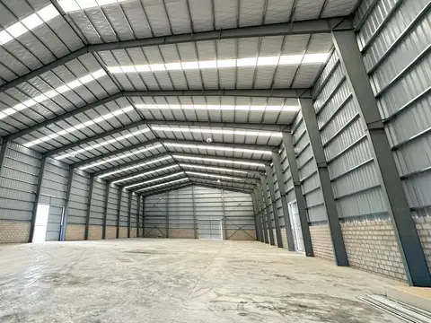 Alquiler Nave industrial premium en el Parque Industrial Berazategui (PIBERA) 2100m2