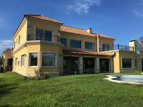 Estancias del Pilar 84