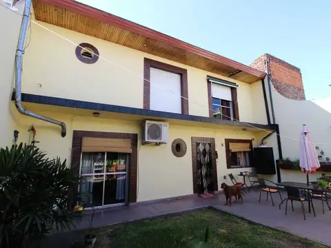 CASA DE 6 AMB CON COCHERA Y PATIO