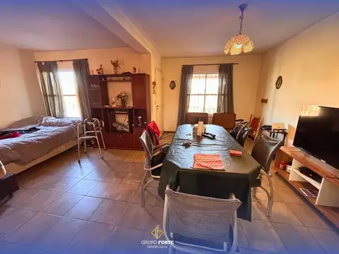 Casa 3 ambientes con 2 baños