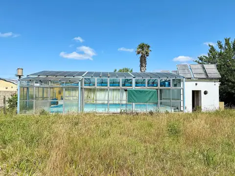 Casa 6 ambientes con 2 baños