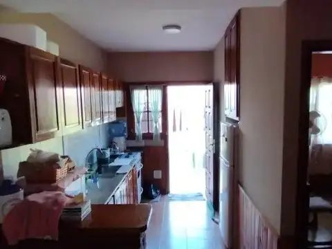 Casa 5 ambientes con 2 baños