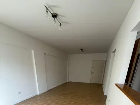 Virrey Avilés e/ Avenida Forest y 14 de Julio