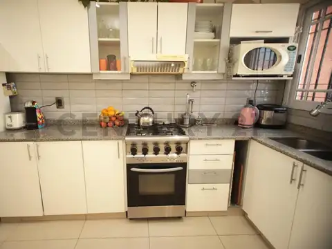 Oncativo 100, Piso 0