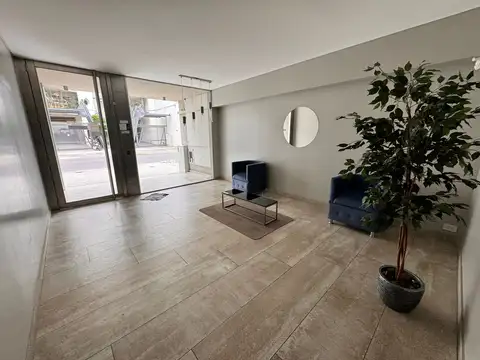 MONOAMBIENTE. DIVISIBLE. AMOBLADO COMPLETO. AL FRENTE. EXCELENTE. BARRIO MARTIN-