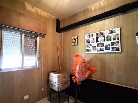 VENTA CASA CON TALLER Y DPTO COCHERA MORON