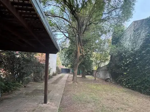 Casa en Alquiler con 1 cochera