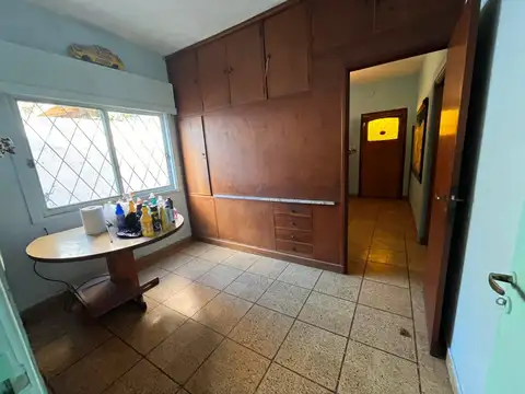 Casa en Venta con 4 cocheras