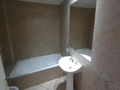 Depto Tipo Casa 2 ambientes con 1 baño