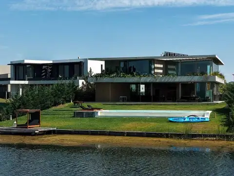 Casa en Venta en Puerto de Escobar, USD 1.570.000