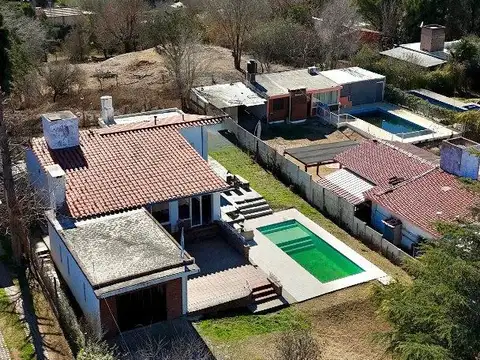 VENTA CASA DE 3 DOR   DEPTO, CON PILETA, A 3 CUADRAS DEL RÍO. SAN ANTONIO DE ARREDONDO