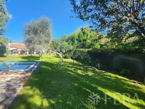 Venta casa 4 ambientes con piscina en Glew