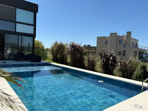 Casa en Alquiler de 3 dormitorios