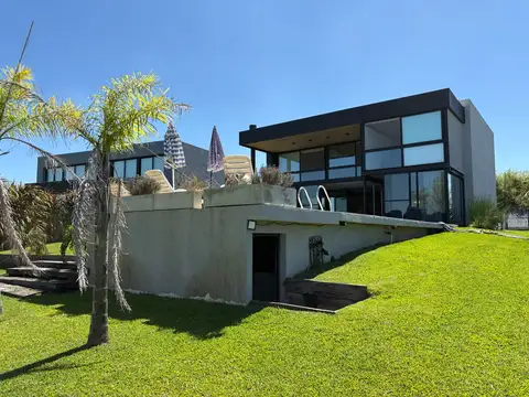 Casa en Alquiler de 3 dormitorios