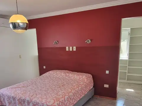 Casa 6 ambientes con 4 baños