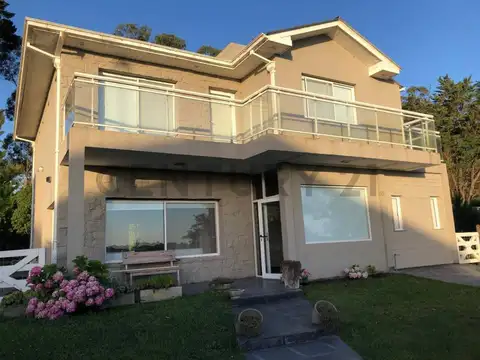 CASA 5 AMBIENTES EN ALQUILER | BARRANCAS DE SAN BENITO