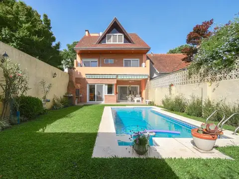 VENTA CASA 5 AMB LA LUCILA HERMOSO FONDO Y PILETA