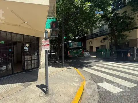 Local en EN ESQUINA, PASCO Y HUMERTO PRIMO.