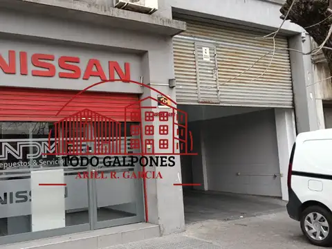 Galpòn 400m2 para Depòsito con Racks; tiene Local y Oficinas Varias