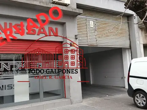 Galpòn 400m2 para Depòsito con Racks; tiene Local y Oficinas Varias