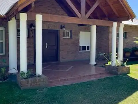 Casa 4 ambientes con 4 baños