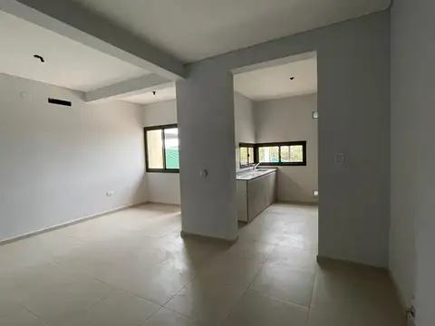 Casa 6 ambientes con 2 baños