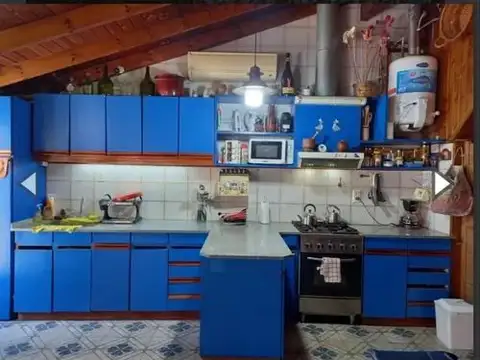 Casa 4 ambientes con 2 baños
