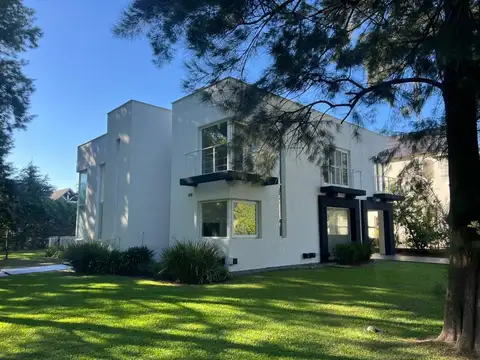 Casa en Alquiler de 3 dormitorios